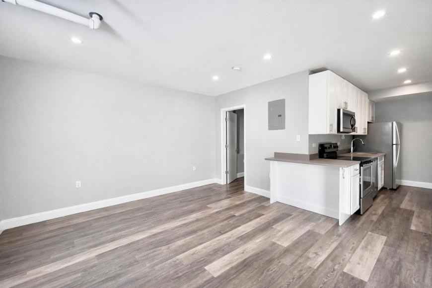 121 Vermilyea Ave - Photo 3 of 10