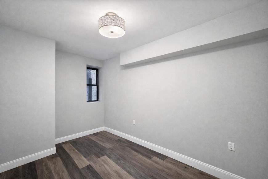 121 Vermilyea Ave - Photo 5 of 10