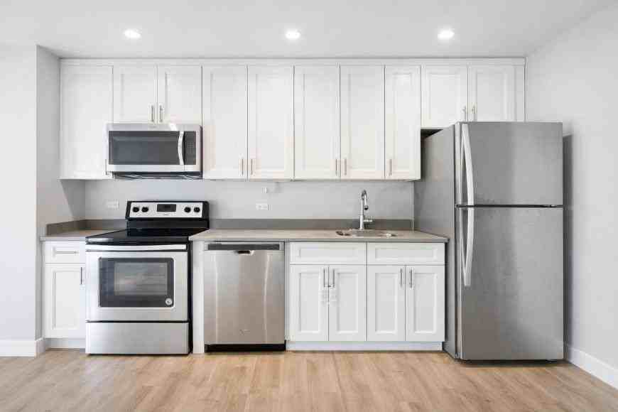 121 Vermilyea Ave - Photo 6 of 10