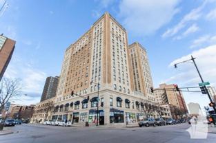 4607 N Sheridan Rd - Photo 1 of 1