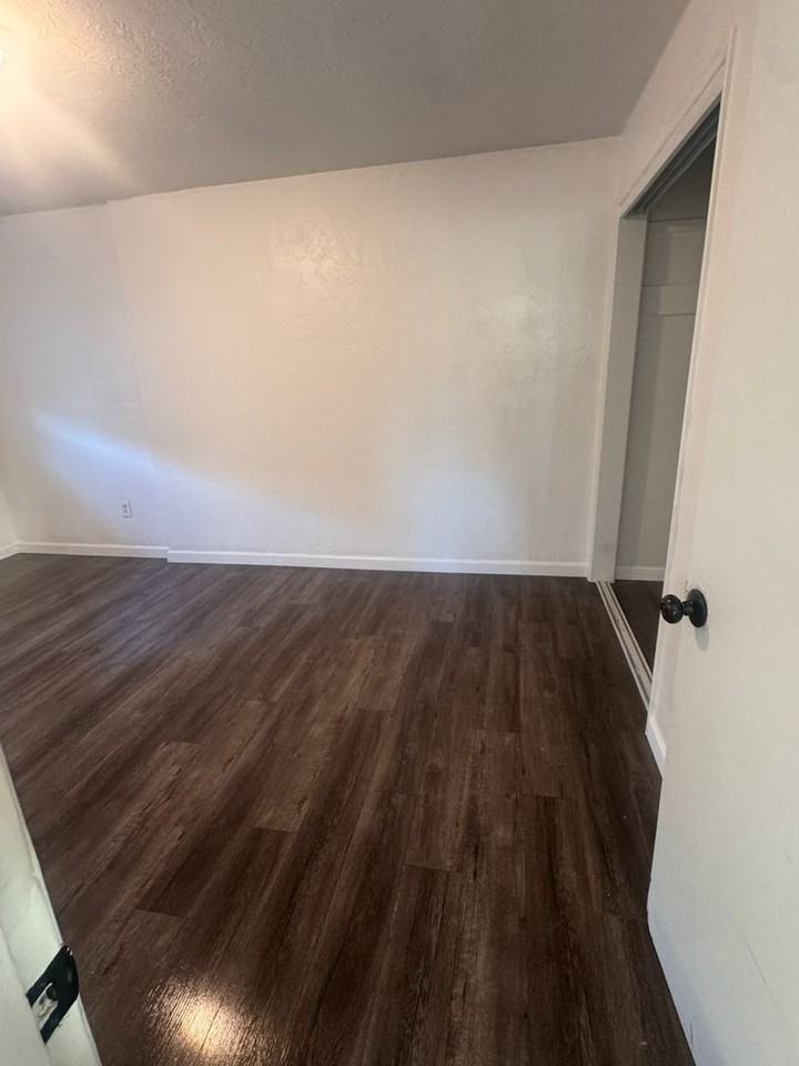 3486-3490 E Clinton Ave - Photo 4 of 17