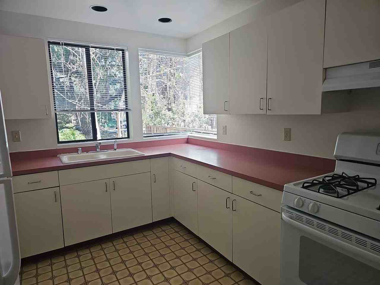 651 Brizzolara St #2 - Photo 4 of 14