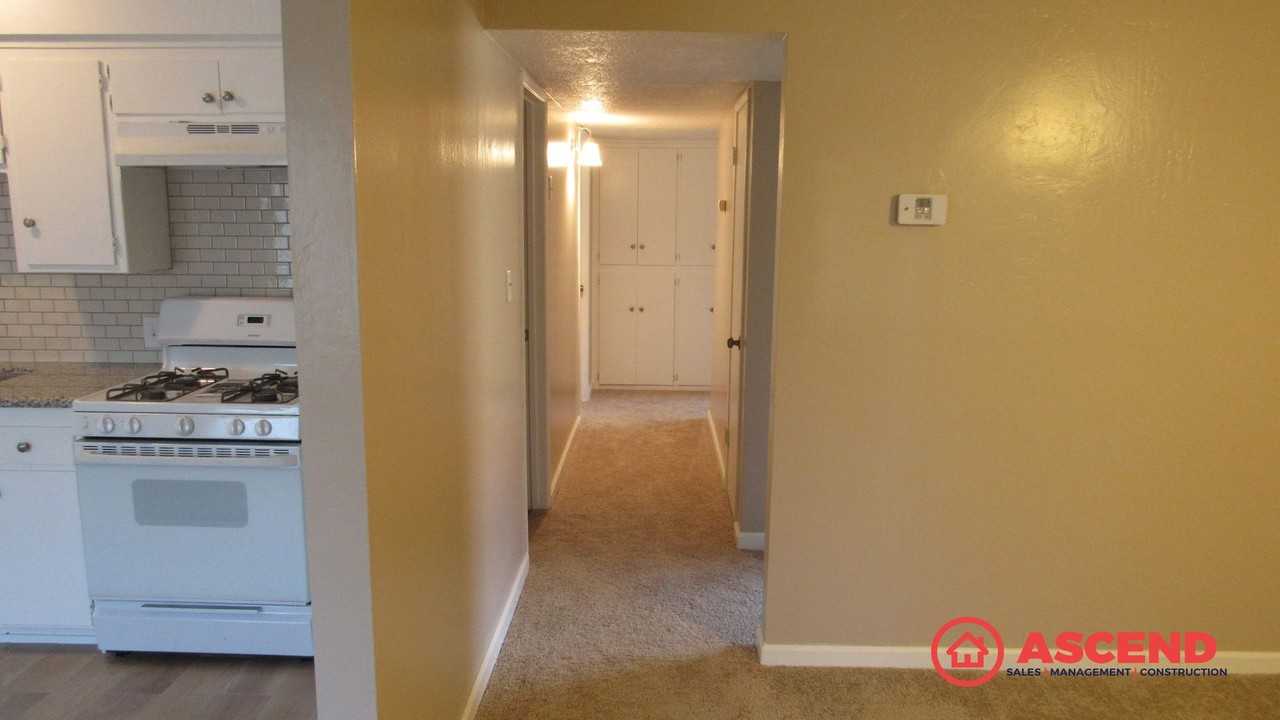 2623 Van Buren Pl - Photo 4 of 18