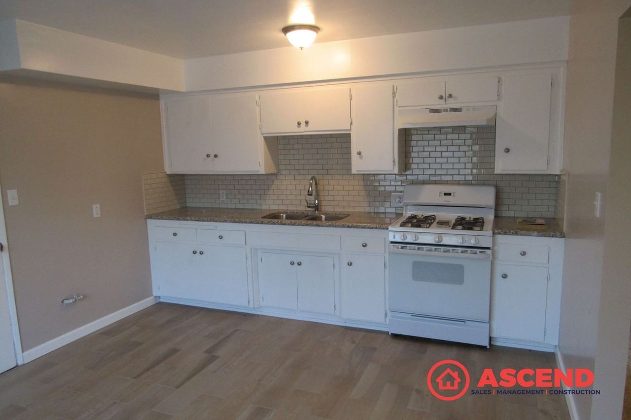 2623 Van Buren Pl - Photo 5 of 18