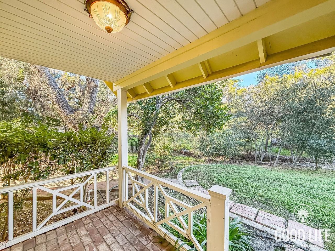 849 Oak Ln - Photo 5 of 27