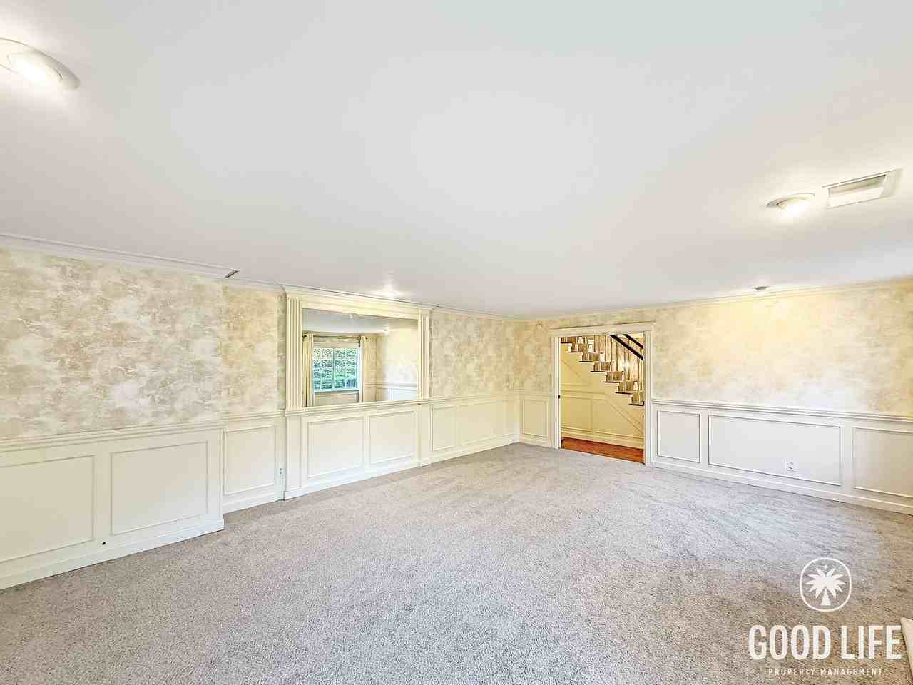 849 Oak Ln - Photo 7 of 27