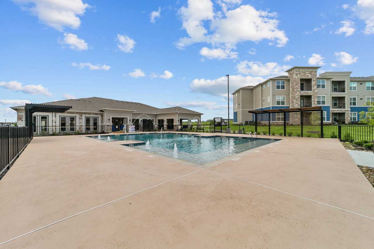 Cross Timbers Apartments - Photo 6 of 46