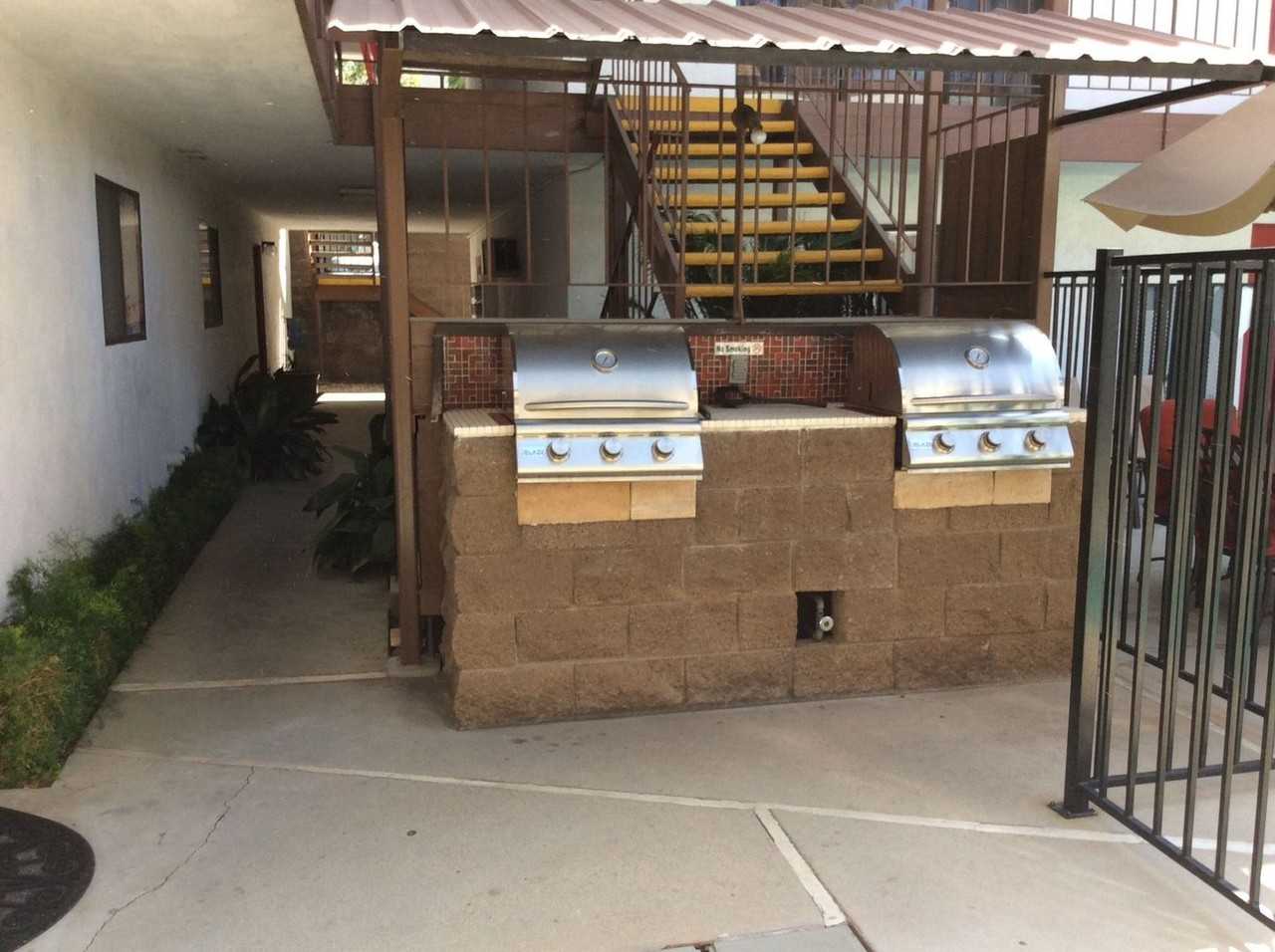 5300 Canyon Crest Dr #N - Photo 5 of 8