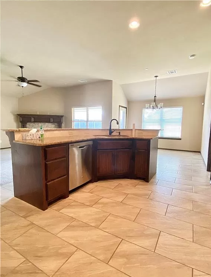 1540 Sw 95th Ct - Photo 7 of 25