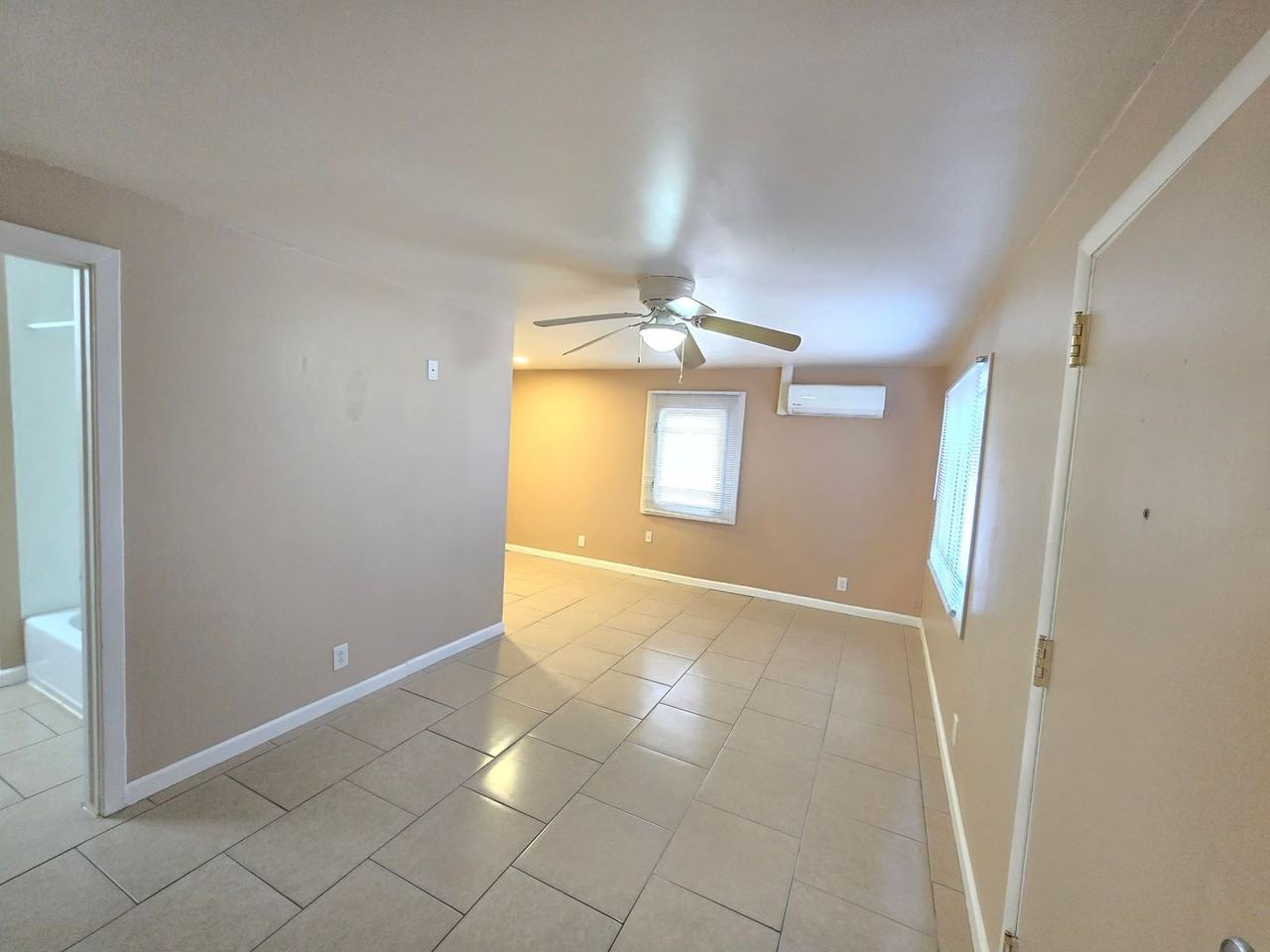 1007 N Scovel St - Photo 2 of 15