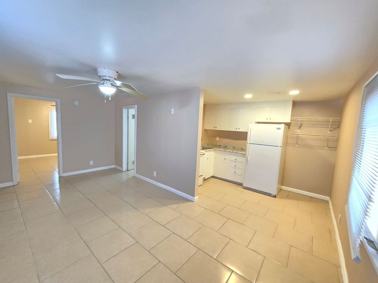 1007 N Scovel St - Photo 3 of 15