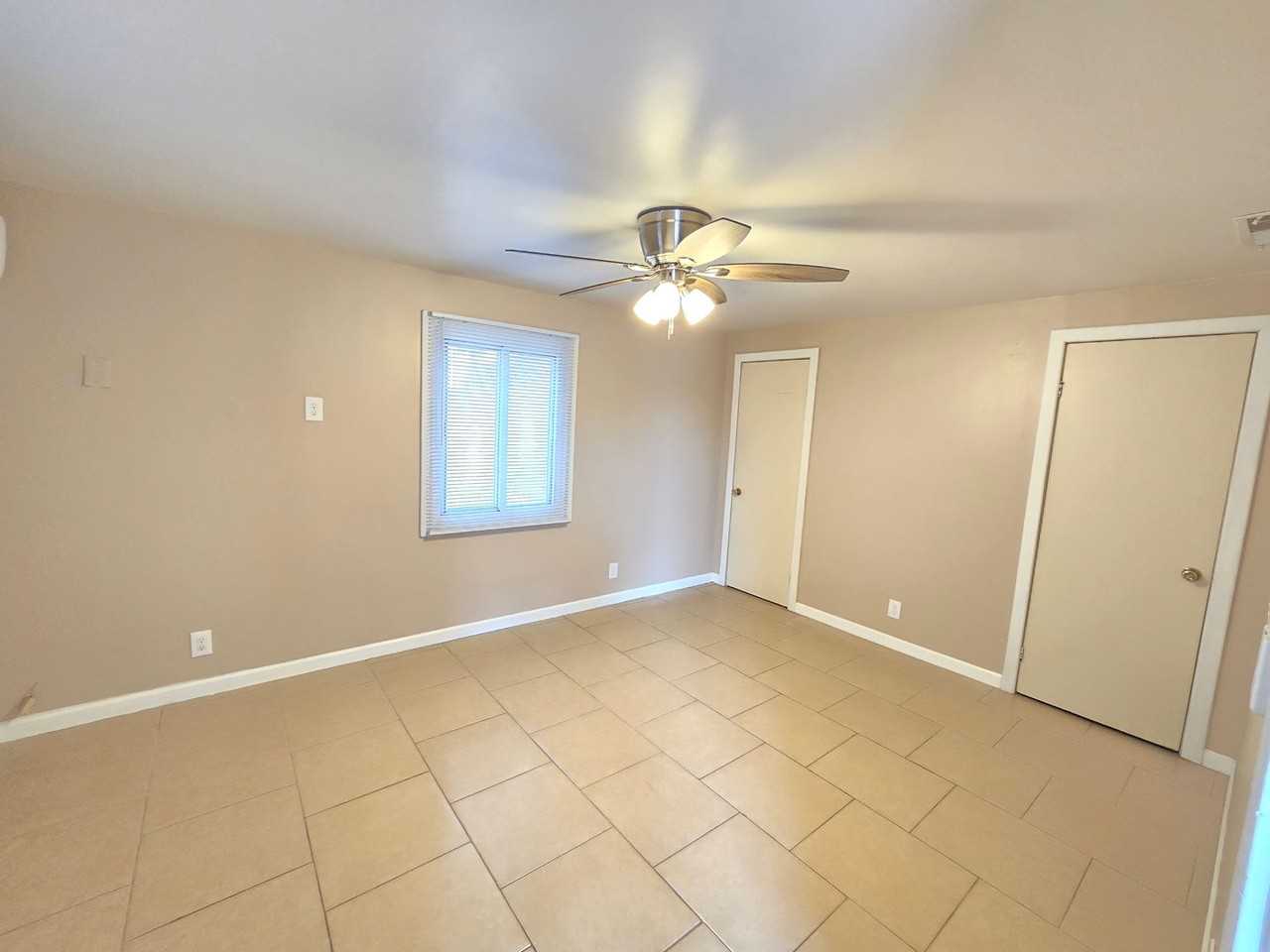 1007 N Scovel St - Photo 7 of 15