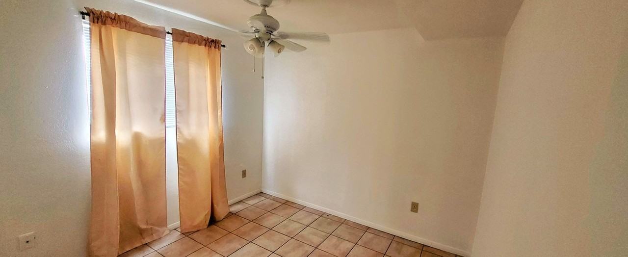 1129 S Stratton Ln - Photo 6 of 10