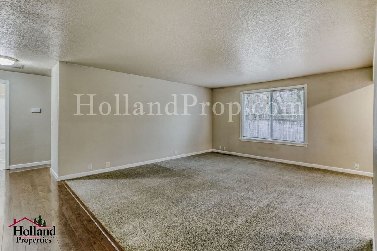 19395 Sw Murphy St - Photo 5 of 15