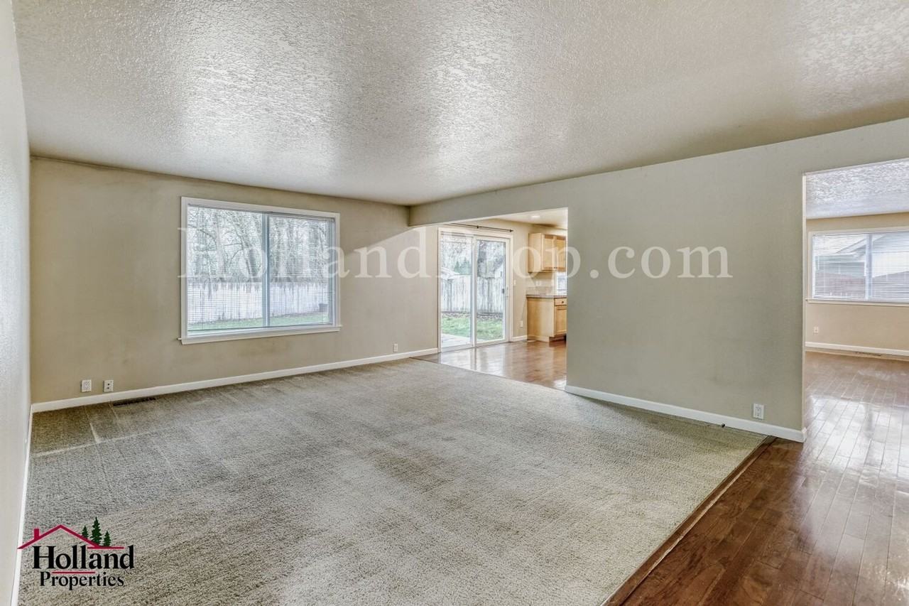 19395 Sw Murphy St - Photo 6 of 15