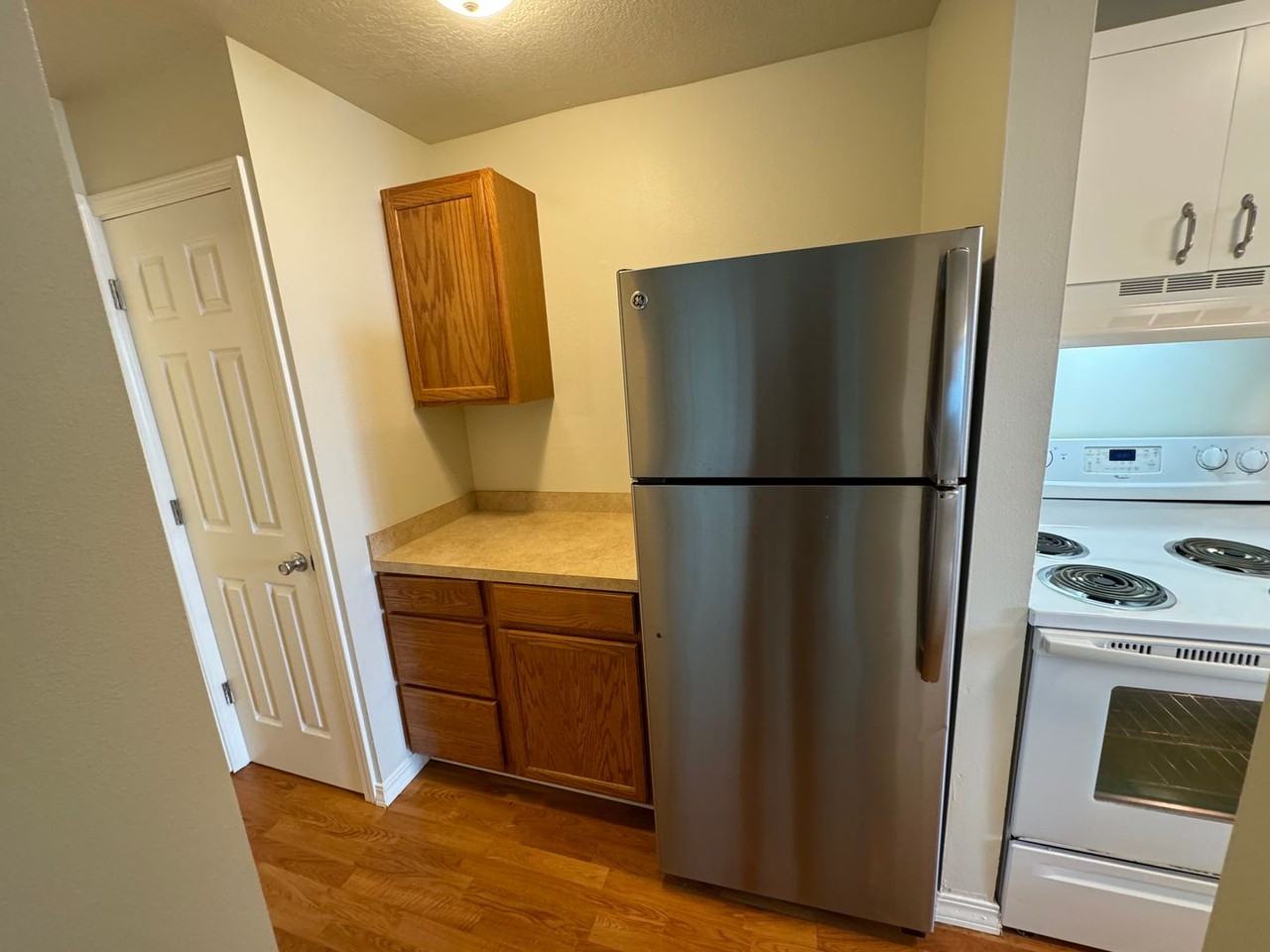 Dutch Village Apartments - Photo 7 of 31