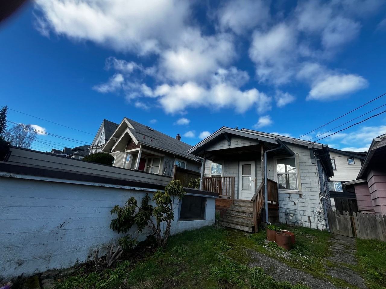 1204 7th St - Photo 2 of 15