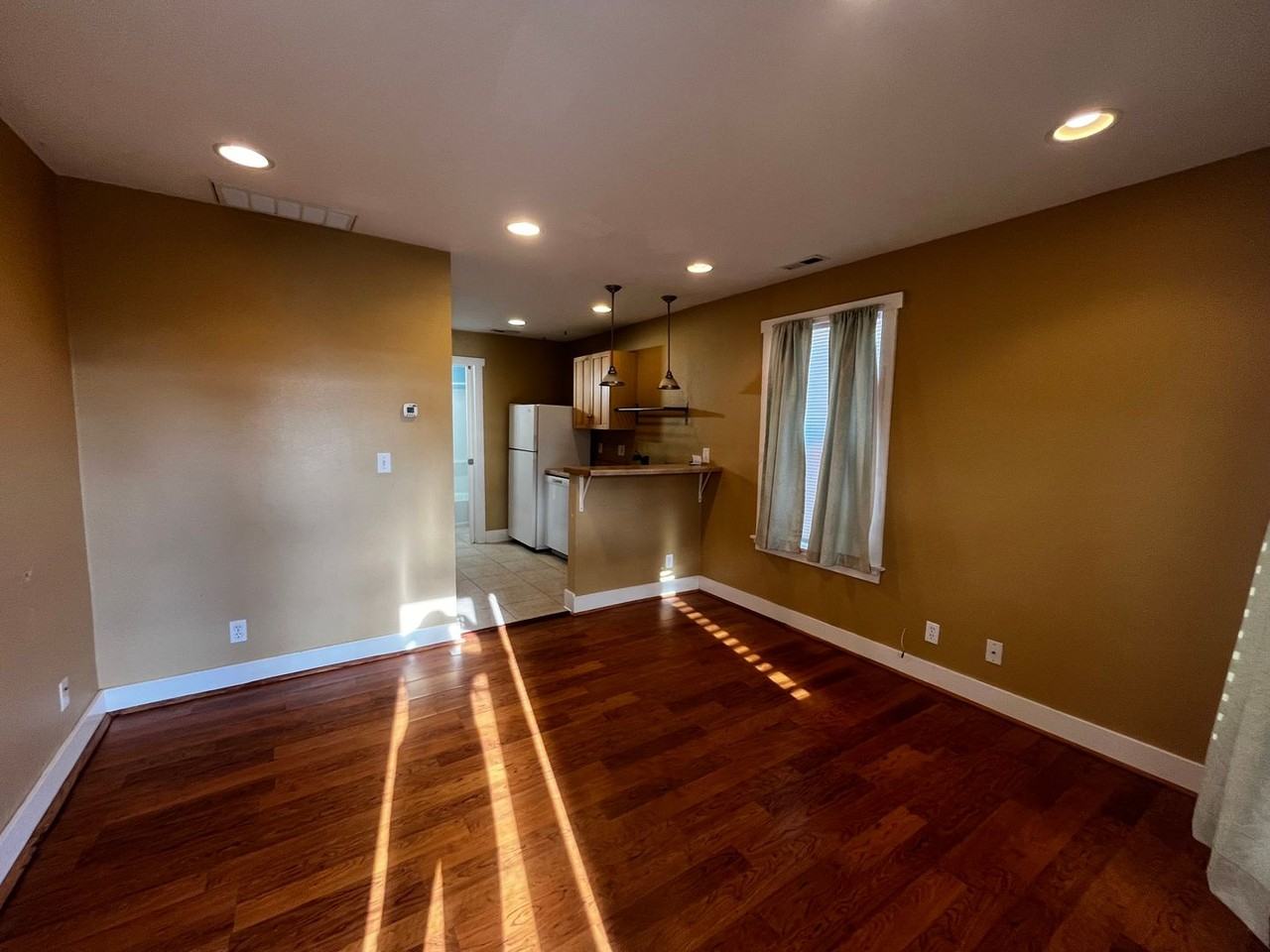 1204 7th St - Photo 3 of 15