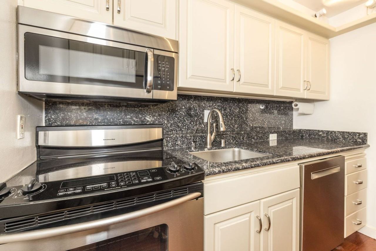 101 Alma St #908 - Photo 7 of 26