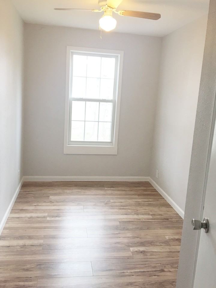 4764 Warnock Ave - Photo 7 of 13