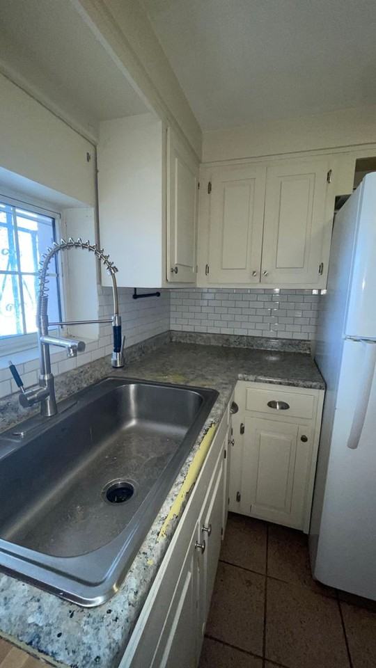 1704 N J Ave - Photo 6 of 9