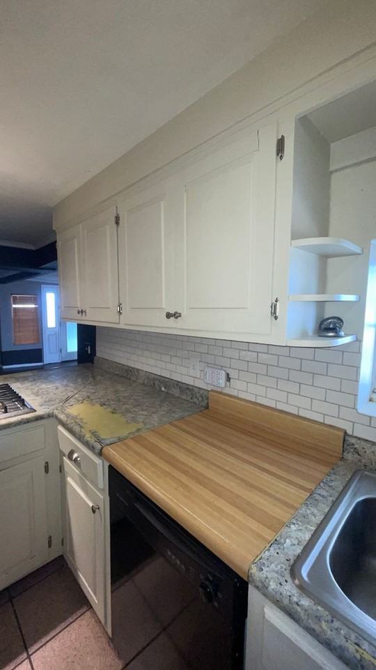 1704 N J Ave - Photo 7 of 9