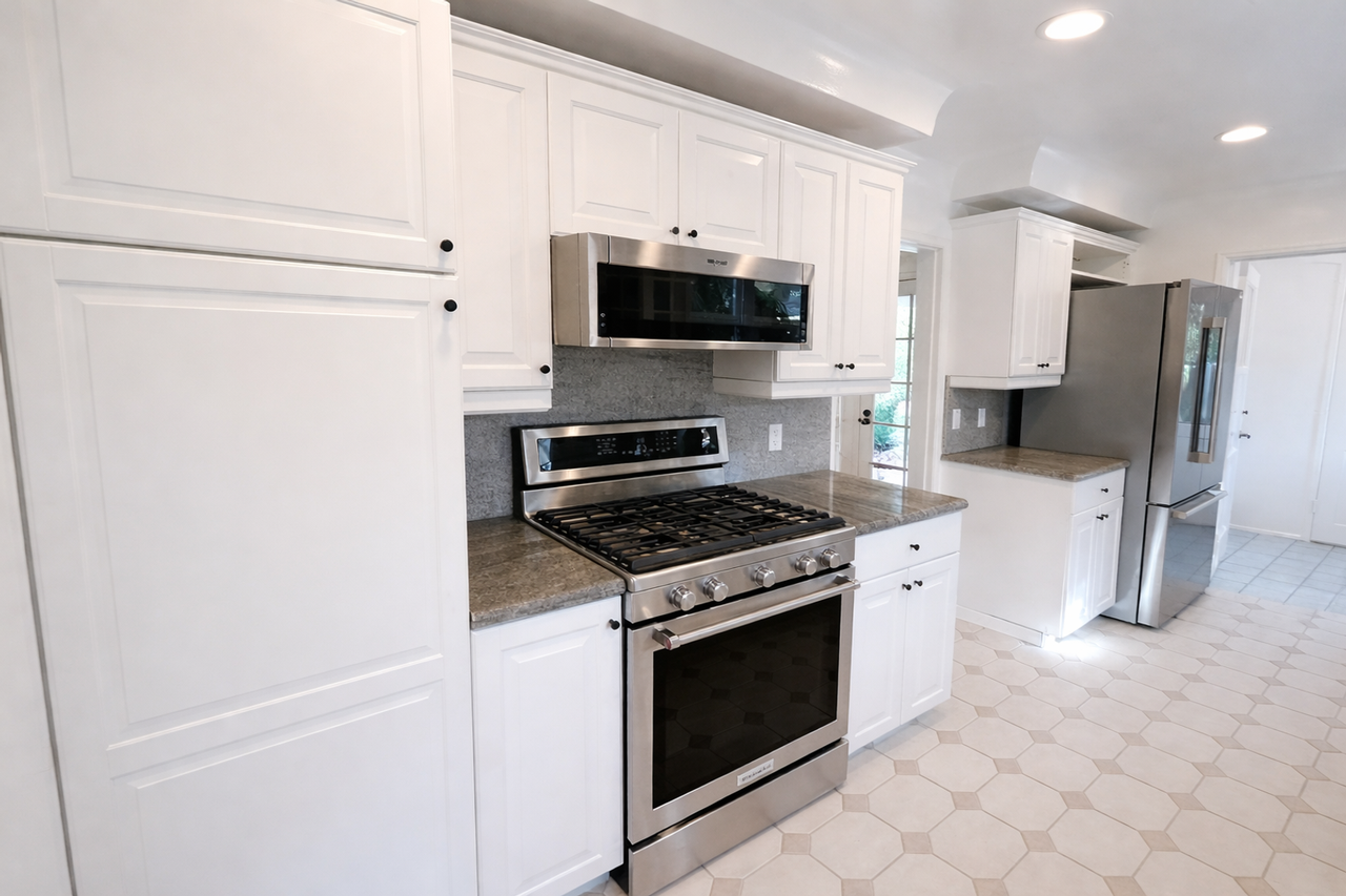 4444 Radford Ave - Photo 5 of 16