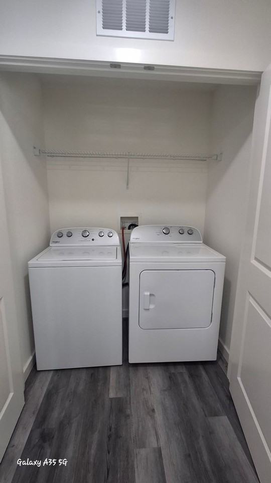 3182 Oleander Ave - Photo 3 of 10