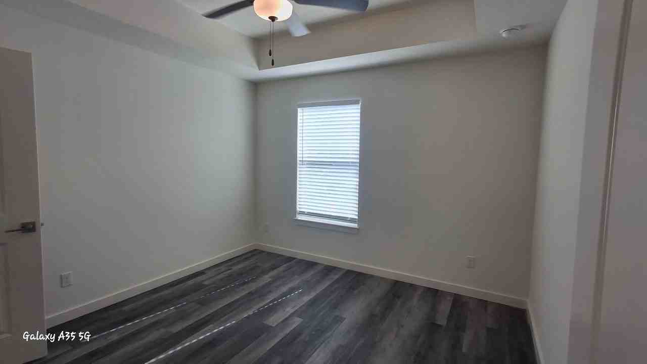 3182 Oleander Ave - Photo 5 of 10