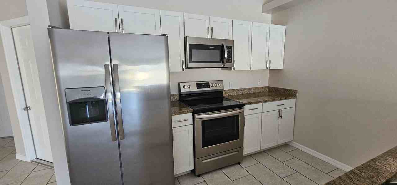 2823 Skyline Blvd - Photo 3 of 25