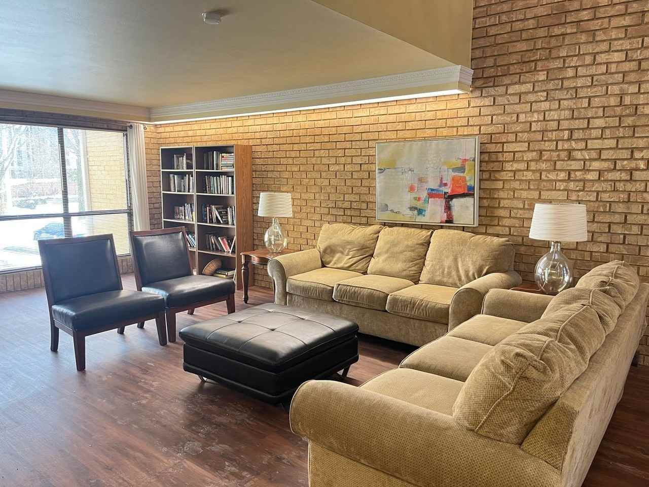 444 N Clay Ave - Photo 3 of 15