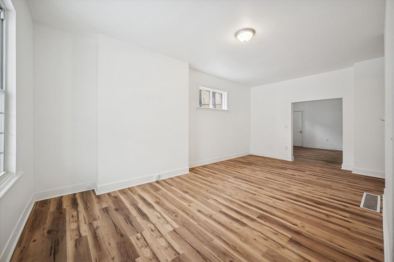 172 E Mayland St - Photo 3 of 16