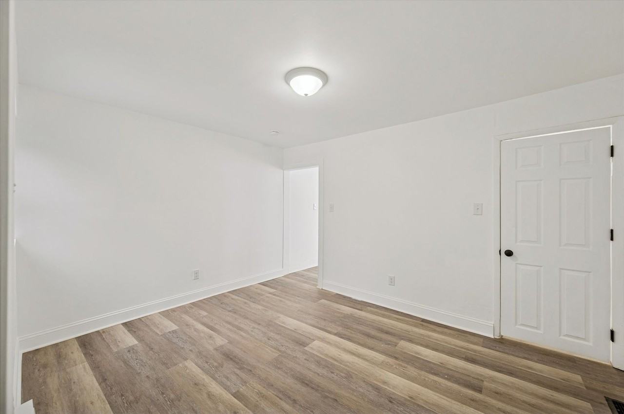 4658 Stenton Ave - Photo 7 of 15