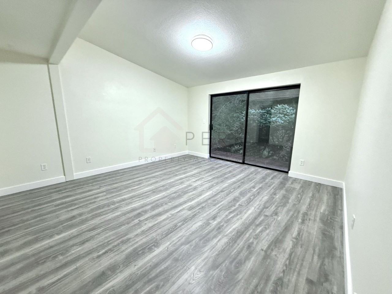 3061 Oak Bay Rd - Photo 6 of 12