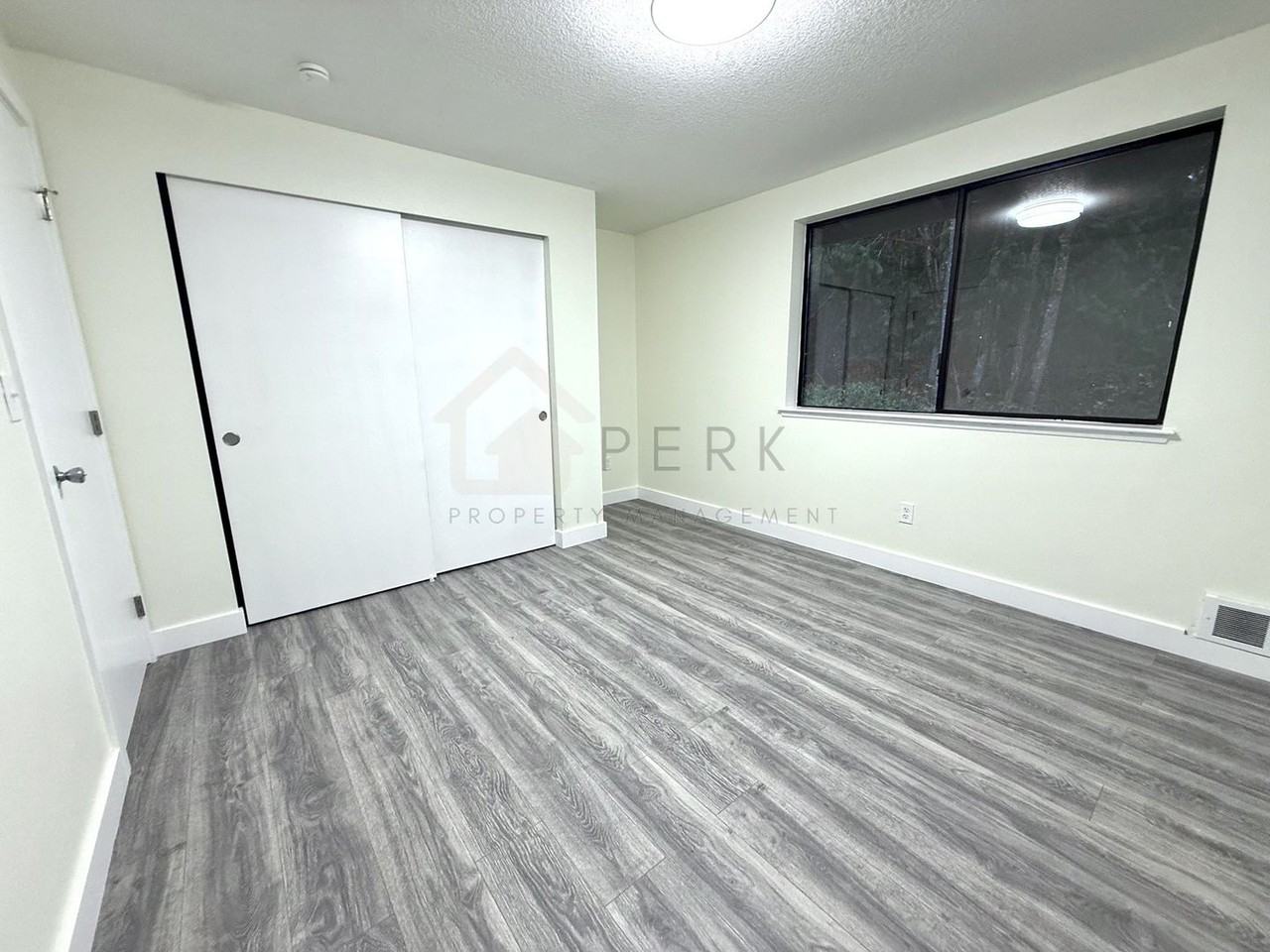 3061 Oak Bay Rd - Photo 7 of 12