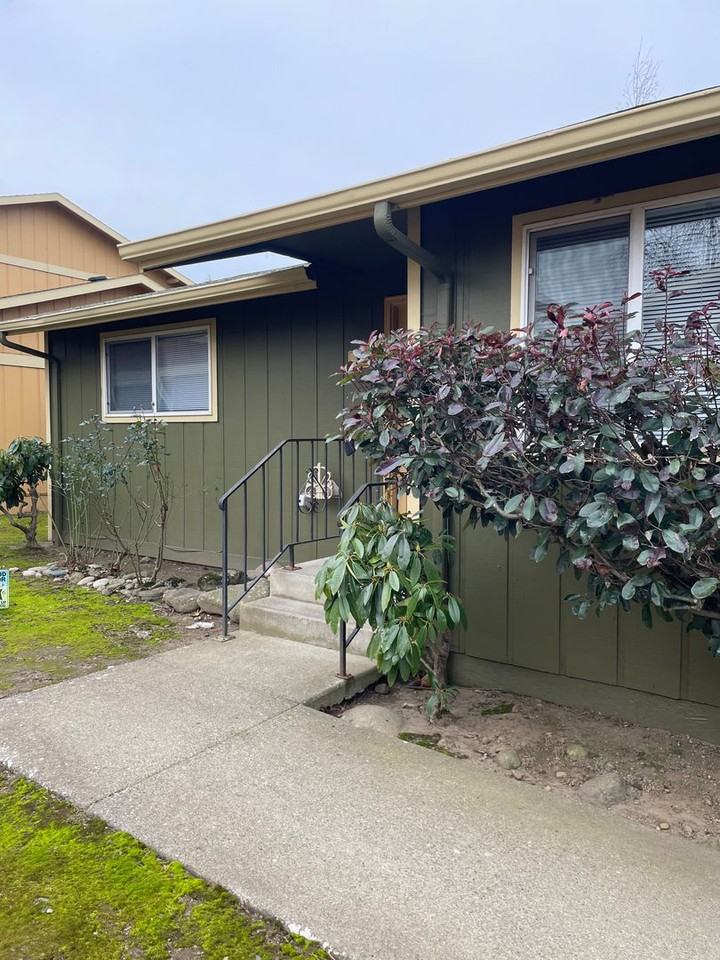 17420 Ne Halsey St - Photo 6 of 16