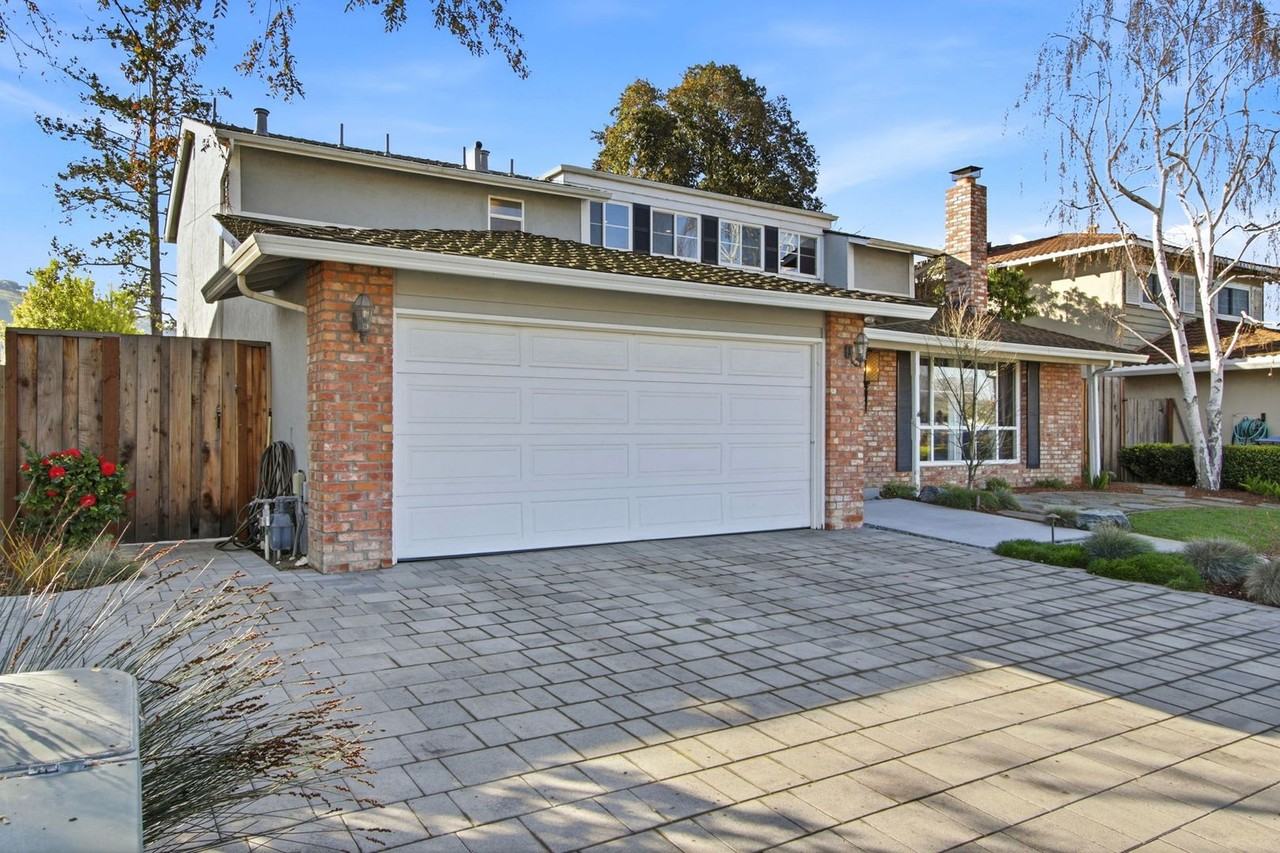 6137 Banner Dr - Photo 2 of 50