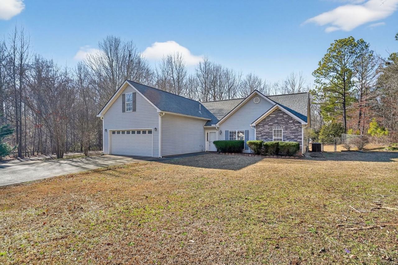 345 Freeman Dr - Photo 3 of 30