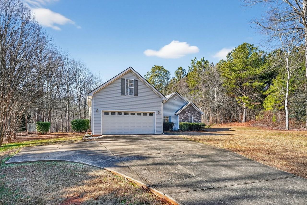 345 Freeman Dr - Photo 2 of 30