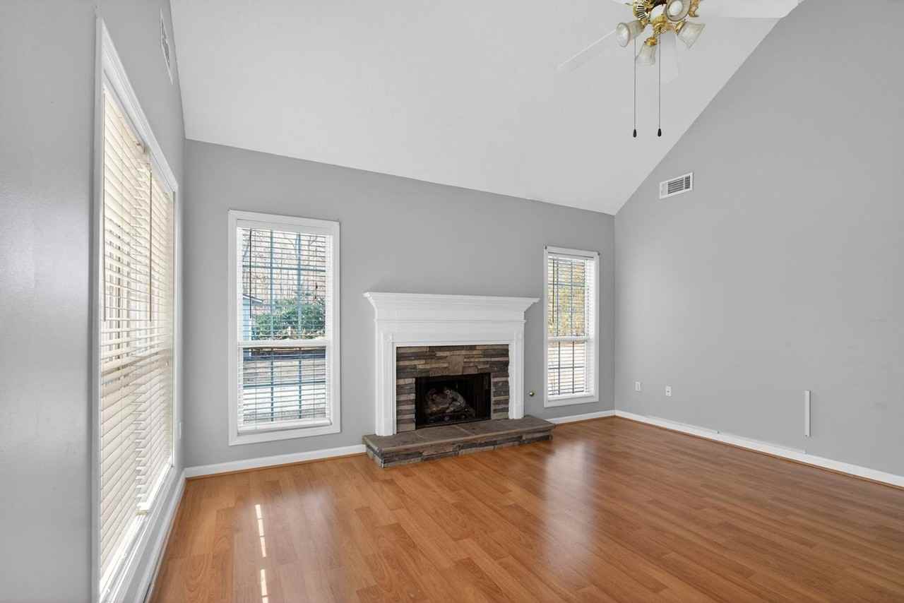 345 Freeman Dr - Photo 2 of 30