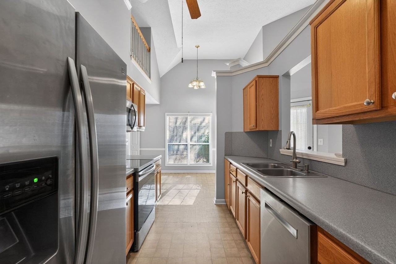 345 Freeman Dr - Photo 5 of 30