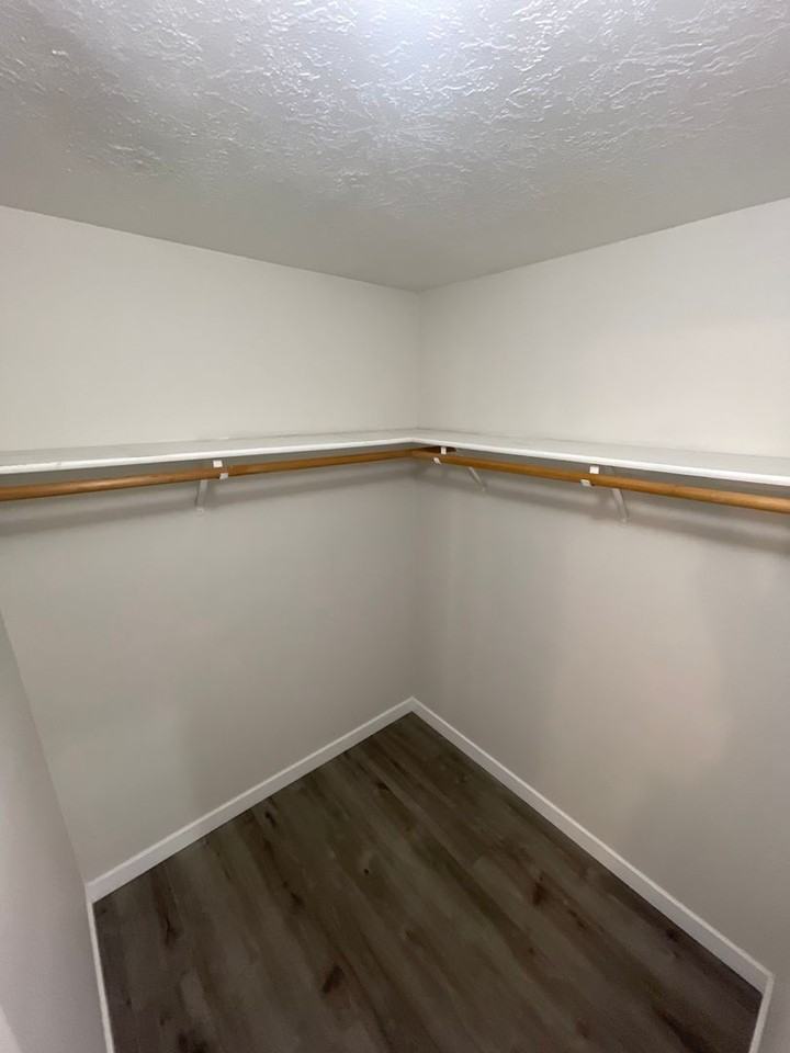 1010 37th Ave Sw - Photo 5 of 21