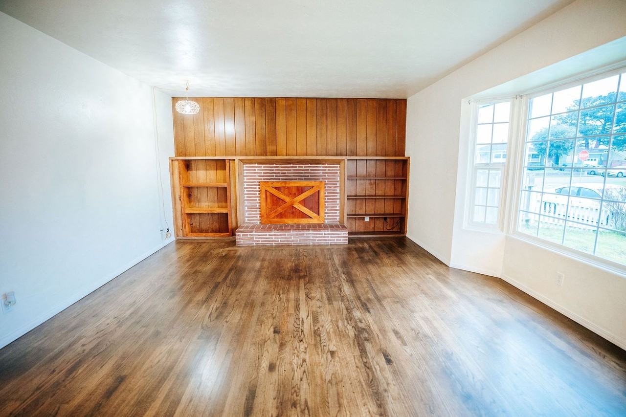 3310 G St - Photo 4 of 41