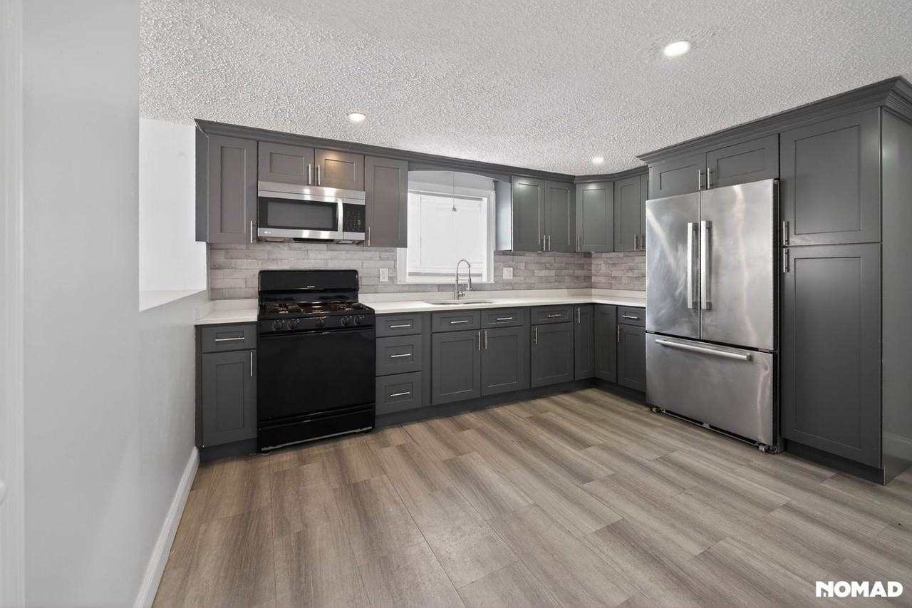 36 Beach St - Photo 7 of 25