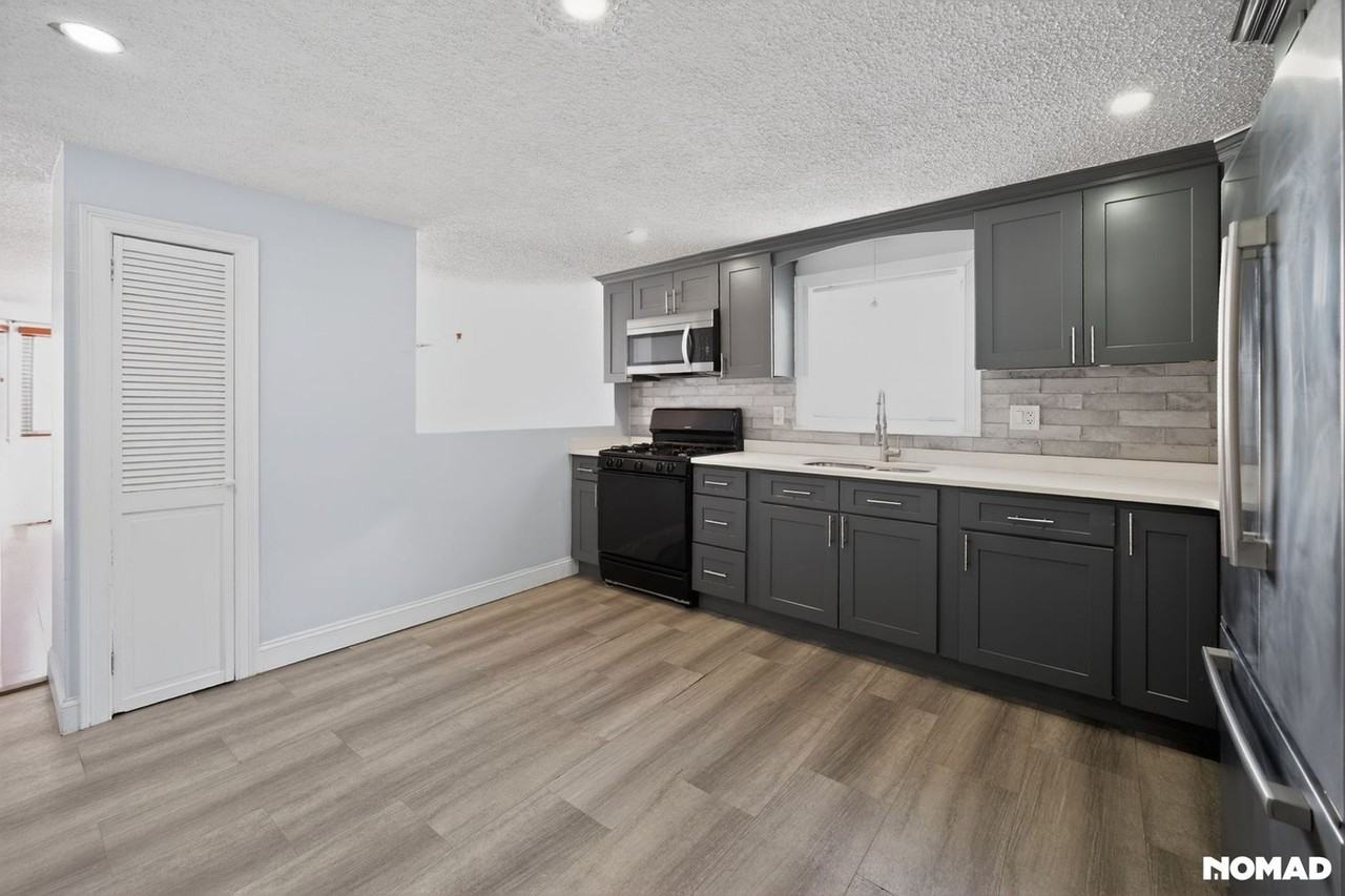 36 Beach St - Photo 6 of 25