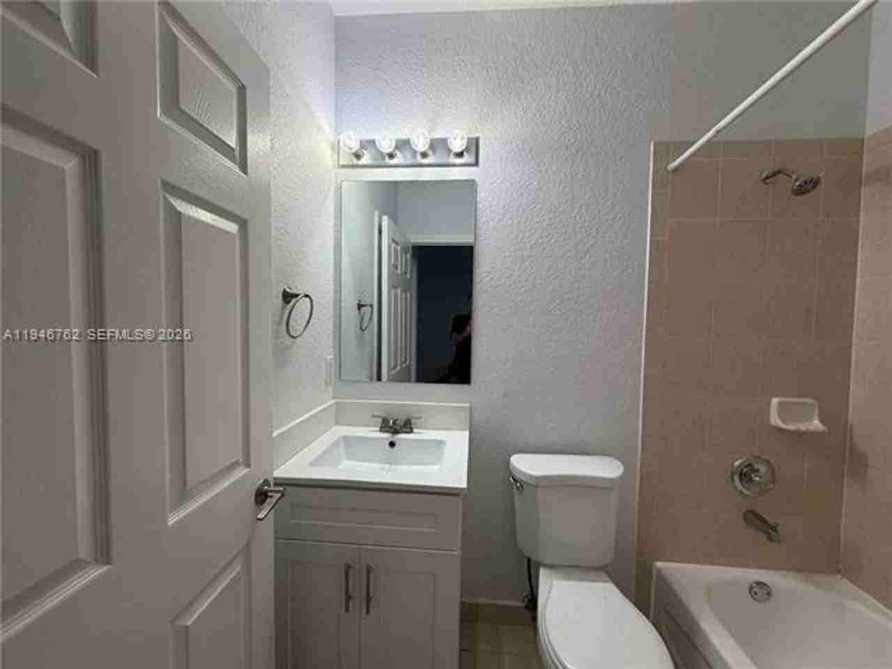 8245 8245 NW 108th Ave th 5-15 #15 - Photo 6 of 16