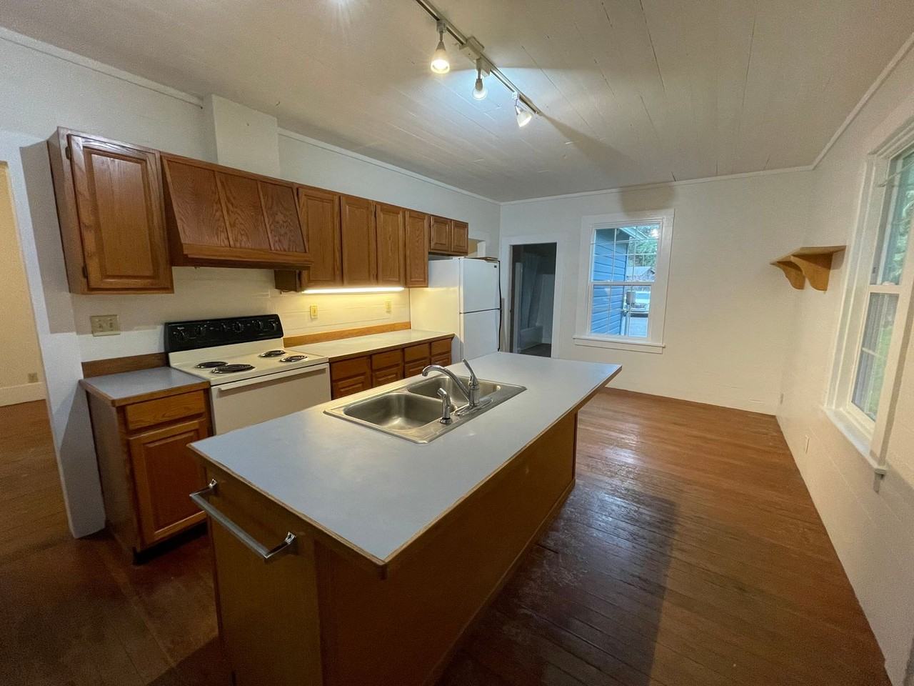 2477 Matsen Ln - Photo 7 of 13