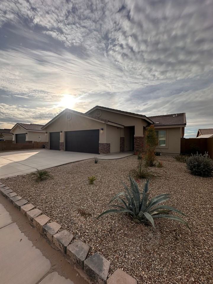 12623 E 51st St - Photo 2 of 21