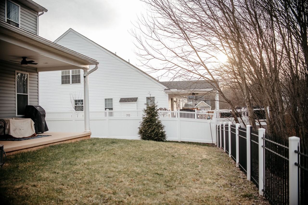 220 Callie Dr - Photo 2 of 50