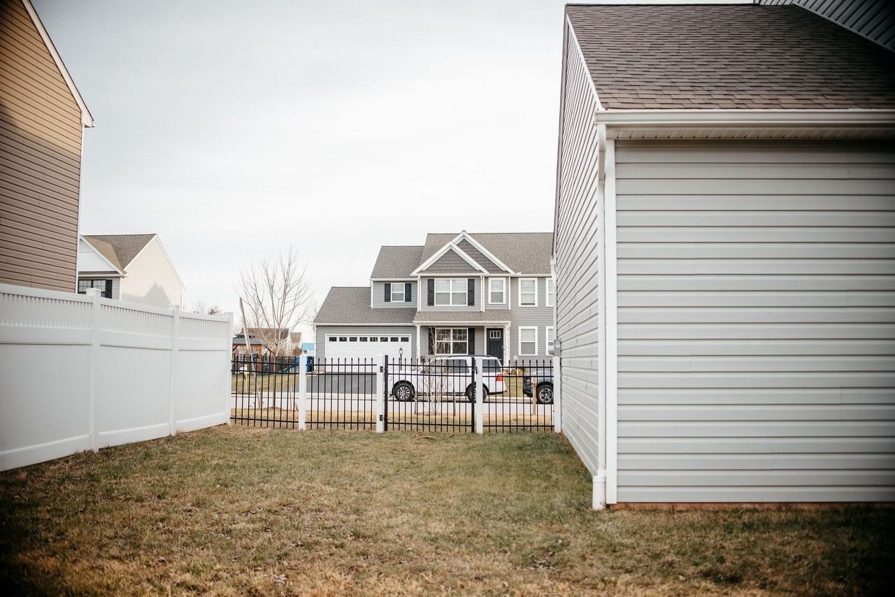 220 Callie Dr - Photo 3 of 50